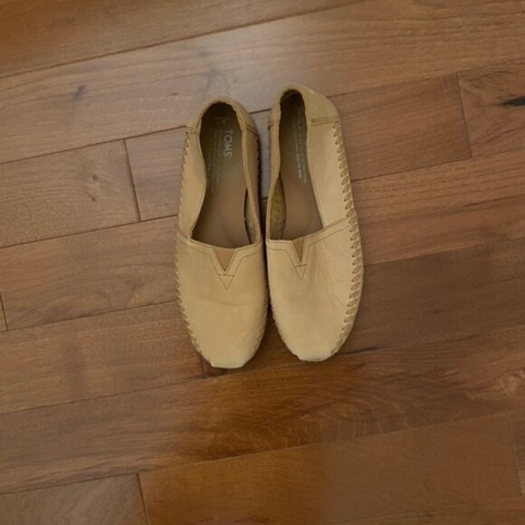 Tom's Slip-Ons Size 7 - Picture 1 of 4